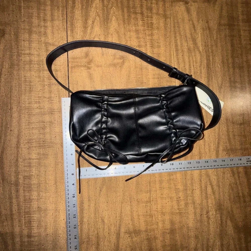 No Boundaries Women's‎ Medium Size Drawstring Flat Black HOBO Purse Shoulder Bag
